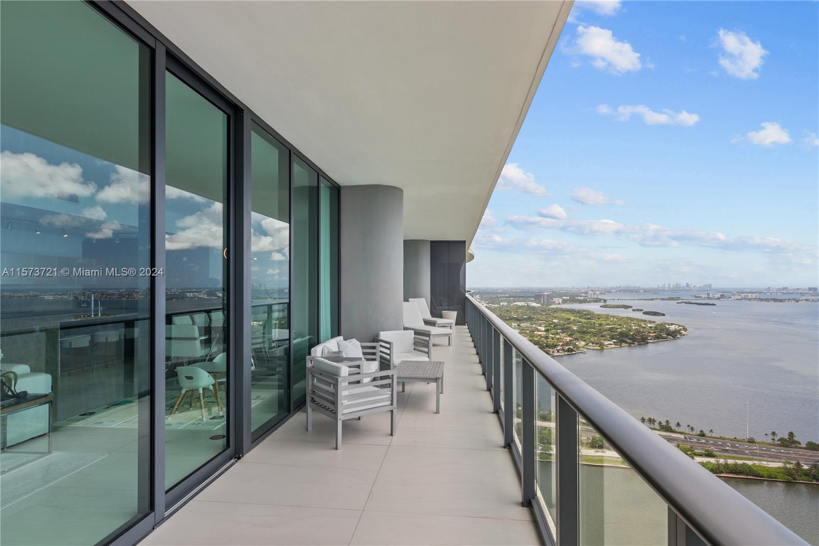 3131 NE 7th Ave PH5002, Miami, Florida 33137, 4 Bedrooms Bedrooms, ,5 BathroomsBathrooms,Residentiallease,For Rent,3131 NE 7th Ave PH5002,A11573721
