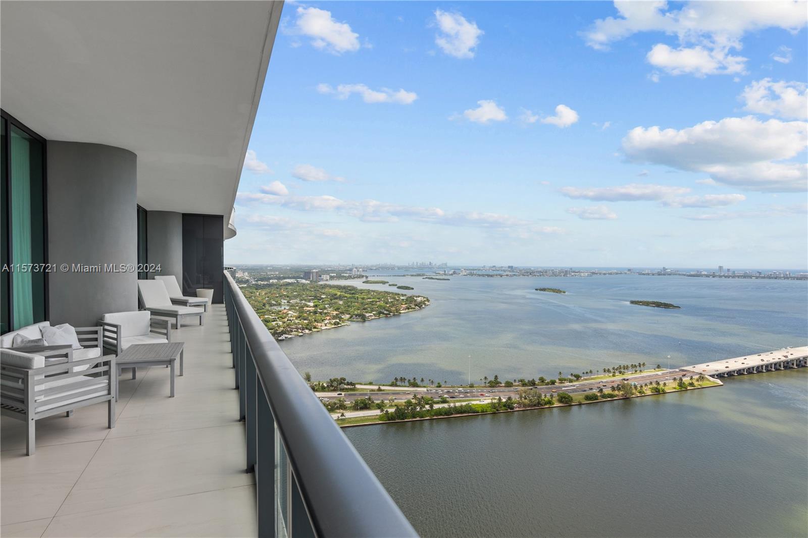 3131 NE 7th Ave PH5002, Miami, Florida 33137, 4 Bedrooms Bedrooms, ,5 BathroomsBathrooms,Residentiallease,For Rent,3131 NE 7th Ave PH5002,A11573721