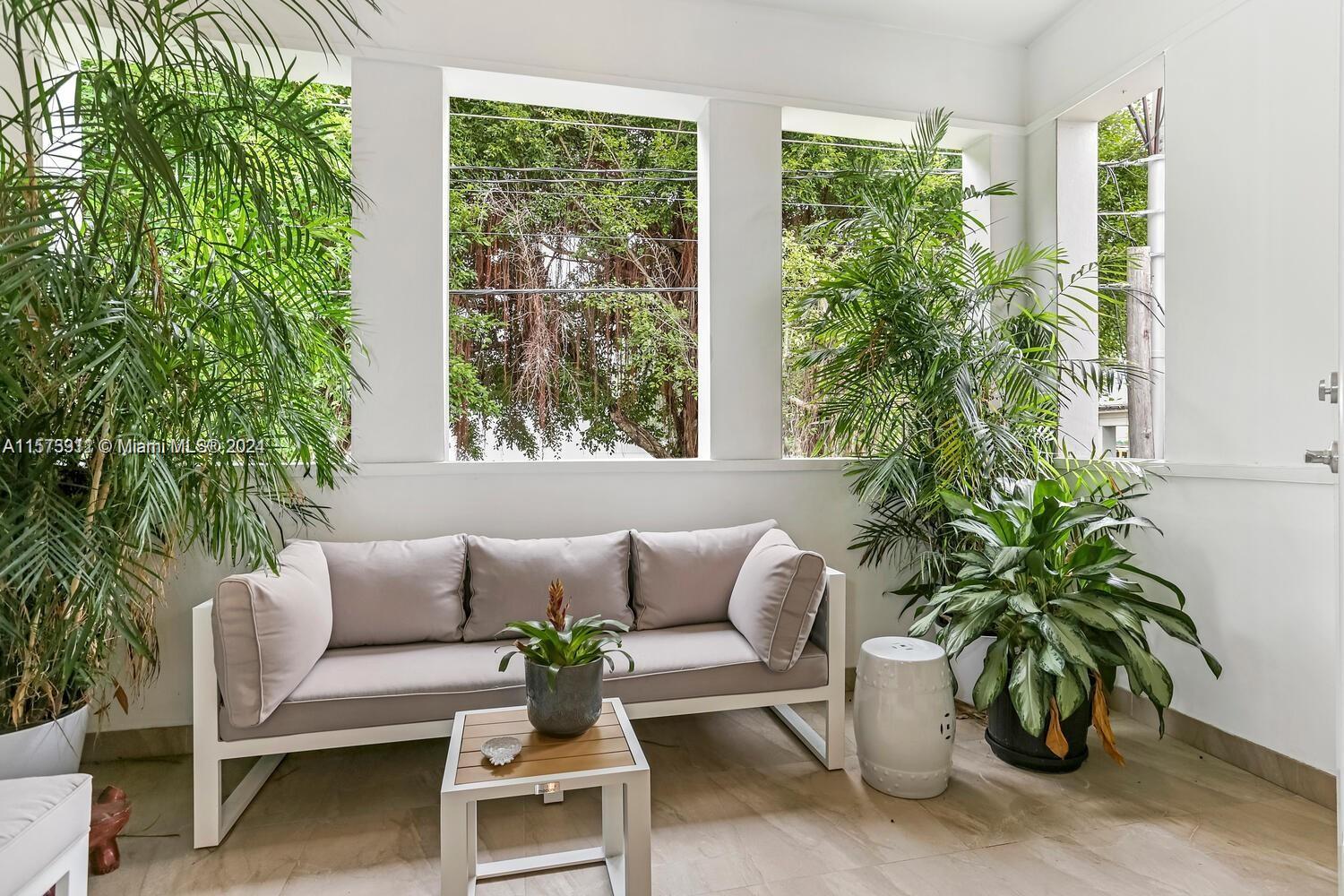 502 Loretto Ave 30, Coral Gables, Florida 33146, 2 Bedrooms Bedrooms, ,2 BathroomsBathrooms,Residentiallease,For Rent,502 Loretto Ave 30,A11573911