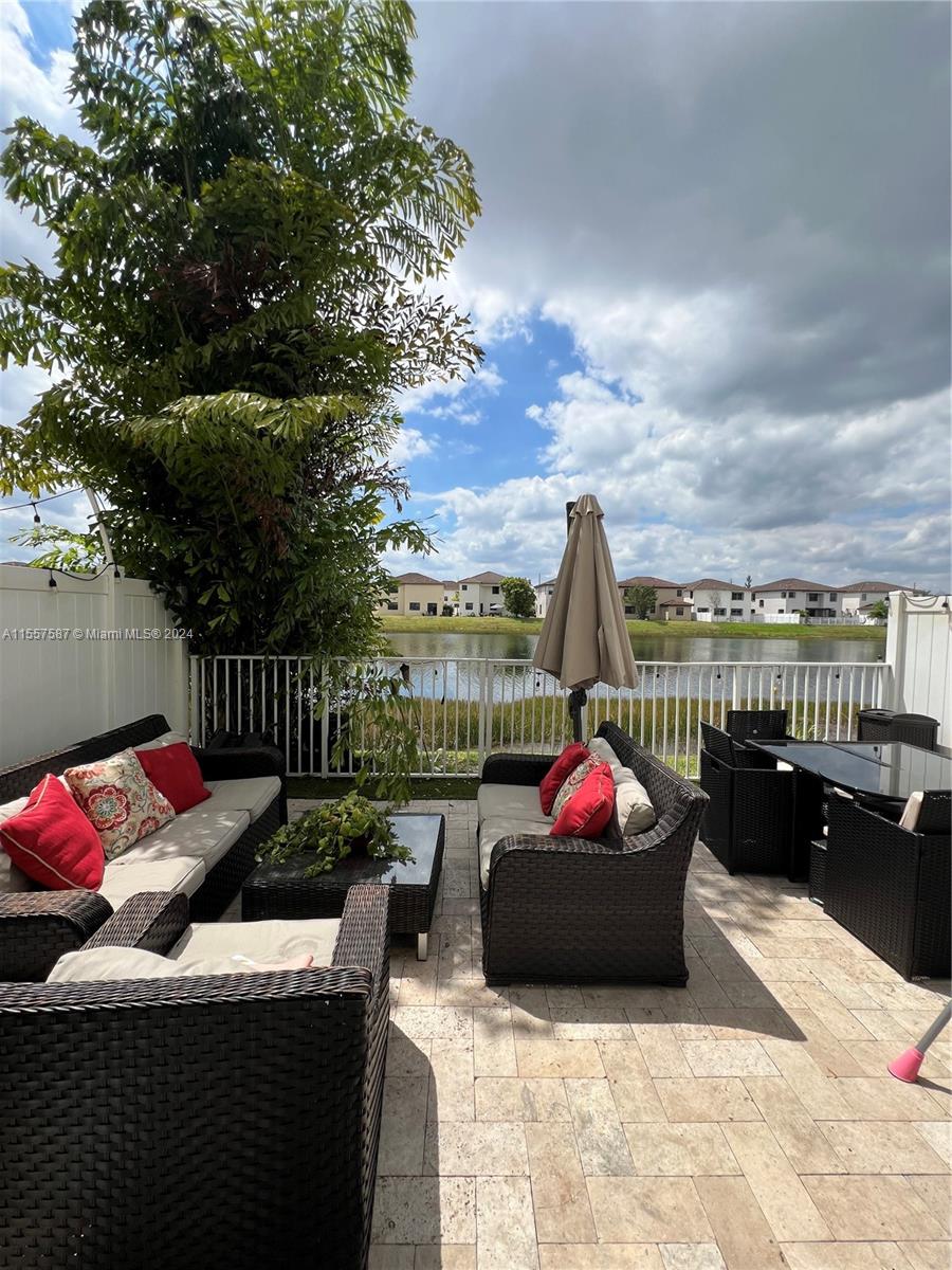 9336 W 34th Ct, Hialeah, Florida 33018, 4 Bedrooms Bedrooms, ,2 BathroomsBathrooms,Residentiallease,For Rent,9336 W 34th Ct,A11557587