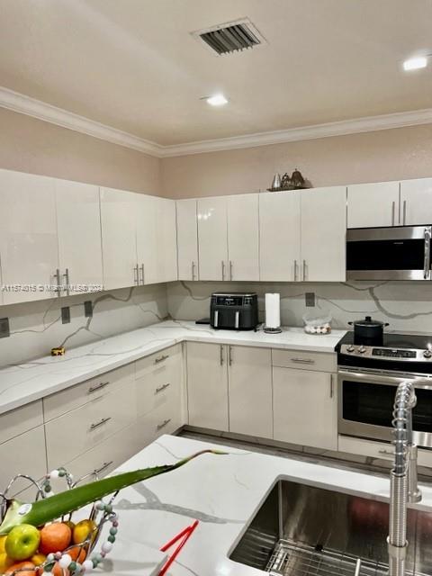 2690 SW 85th Ter #101 For Sale A11574015, FL