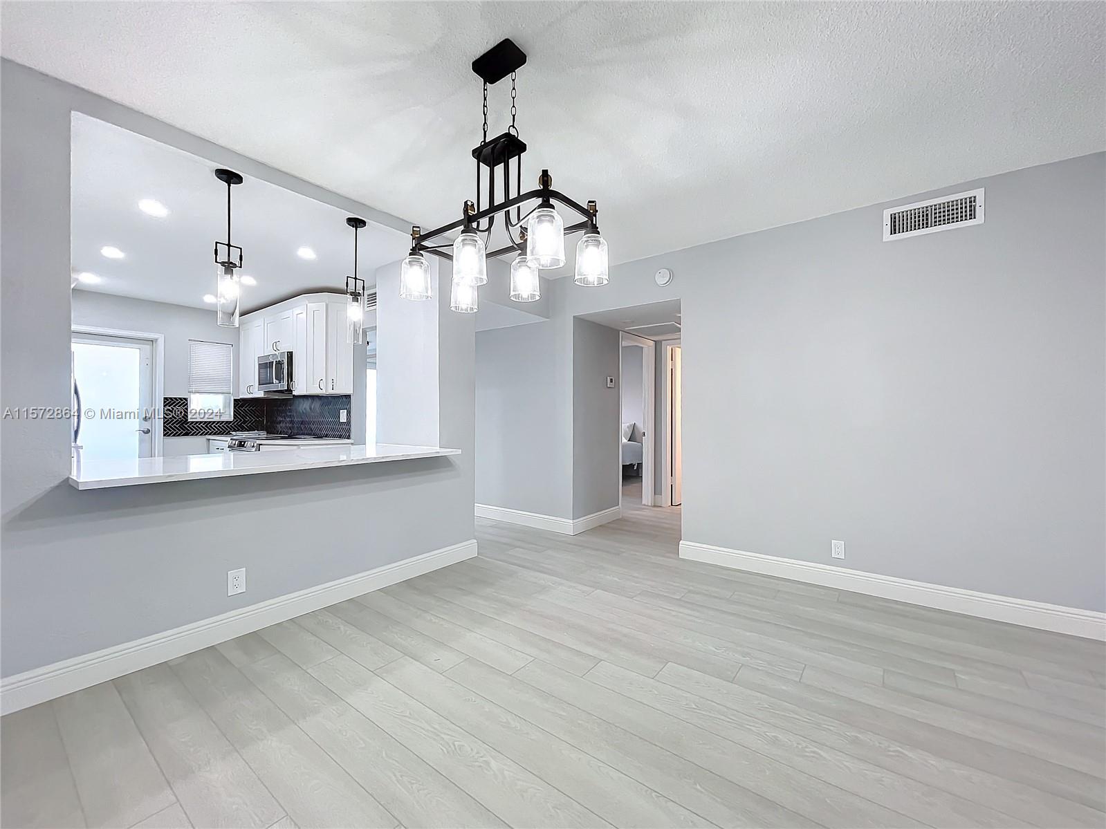 320 S Surf Rd 303, Hollywood, Florida 33019, 2 Bedrooms Bedrooms, ,2 BathroomsBathrooms,Residential,For Sale,320 S Surf Rd 303,A11572864
