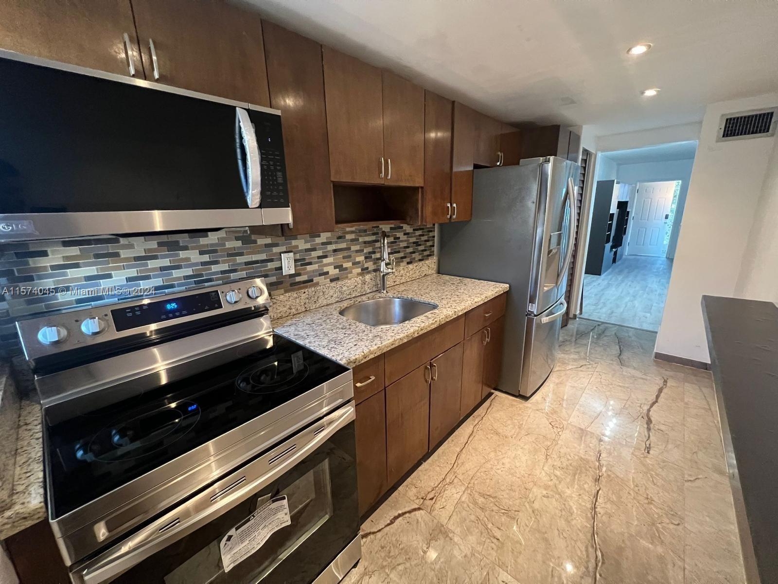 1430 NE 170th St 217, North Miami Beach, Florida 33162, 1 Bedroom Bedrooms, ,1 BathroomBathrooms,Residentiallease,For Rent,1430 NE 170th St 217,A11574045