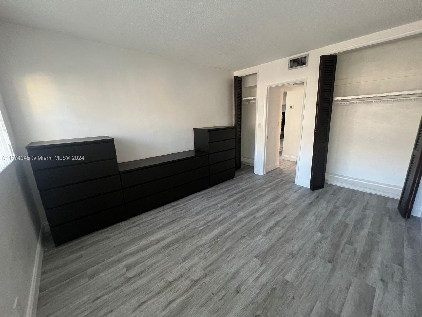 1430 NE 170th St 217, North Miami Beach, Florida 33162, 1 Bedroom Bedrooms, ,1 BathroomBathrooms,Residentiallease,For Rent,1430 NE 170th St 217,A11574045