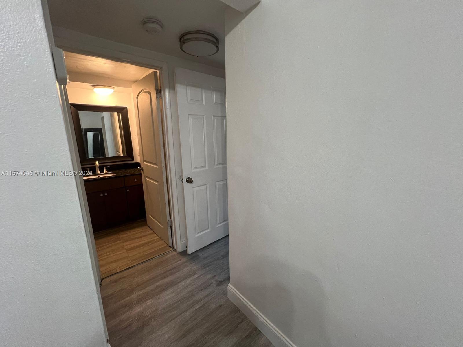 1430 NE 170th St 217, North Miami Beach, Florida 33162, 1 Bedroom Bedrooms, ,1 BathroomBathrooms,Residentiallease,For Rent,1430 NE 170th St 217,A11574045