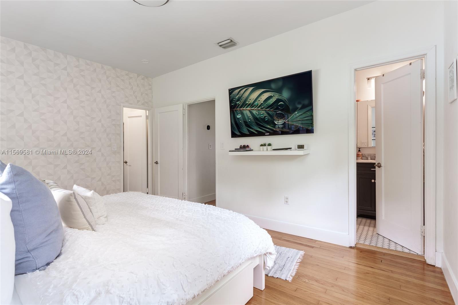 334 NE 100th St, Miami Shores, Florida 33138, 3 Bedrooms Bedrooms, ,3 BathroomsBathrooms,Residentiallease,For Rent,334 NE 100th St,A11569581