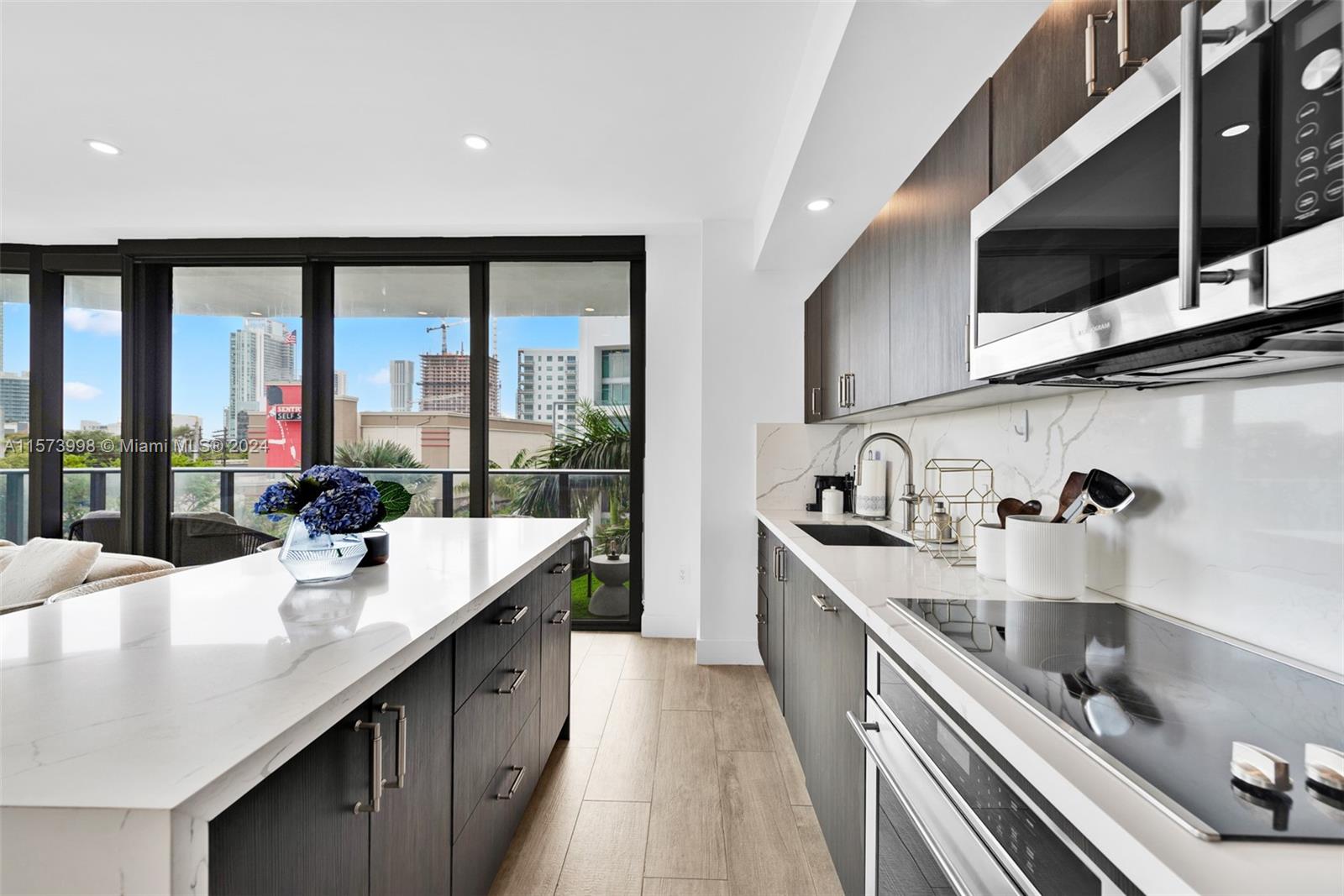 121 NE 34th St L304, Miami, Florida 33137, 2 Bedrooms Bedrooms, ,2 BathroomsBathrooms,Residentiallease,For Rent,121 NE 34th St L304,A11573998