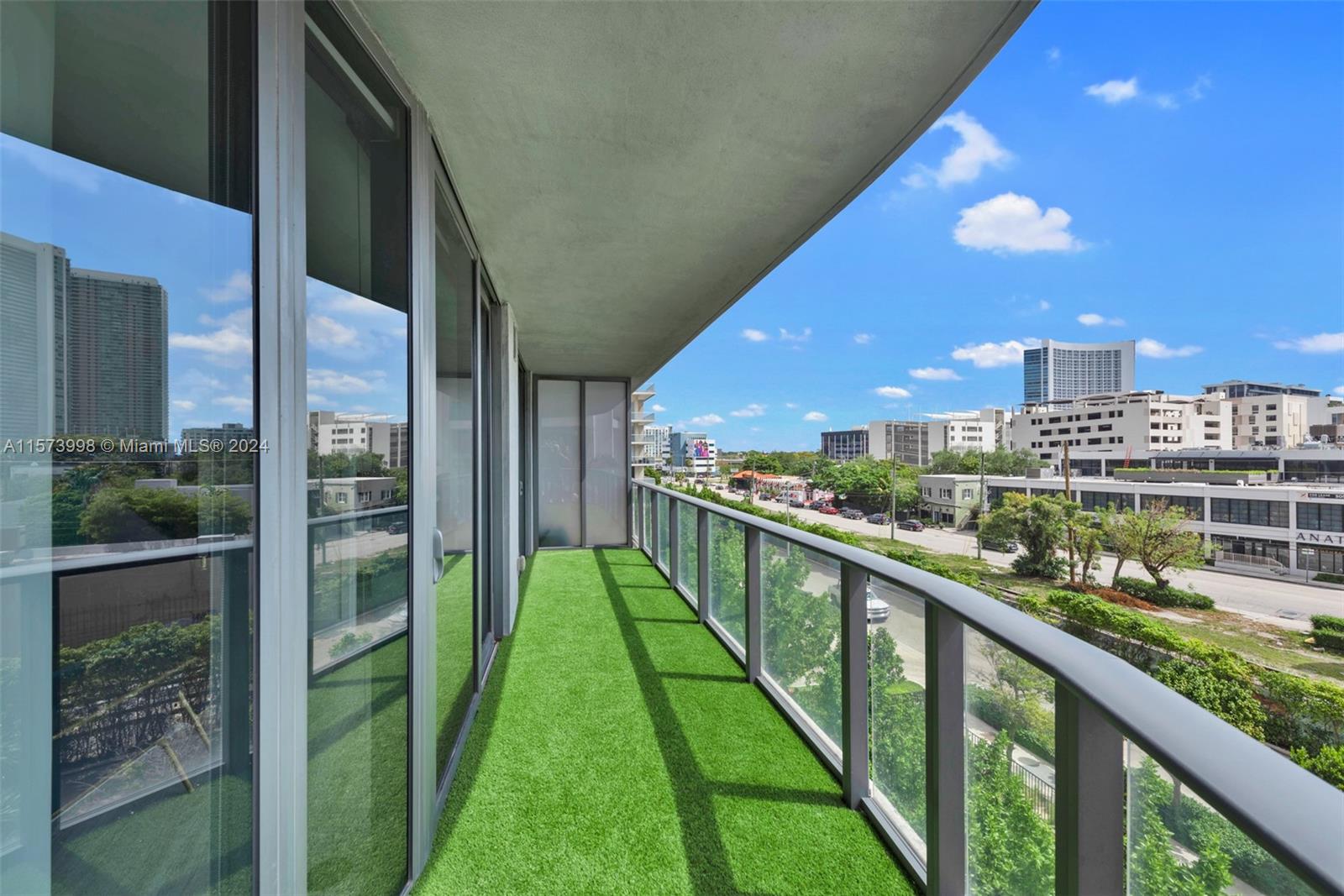 121 NE 34th St L304, Miami, Florida 33137, 2 Bedrooms Bedrooms, ,2 BathroomsBathrooms,Residentiallease,For Rent,121 NE 34th St L304,A11573998