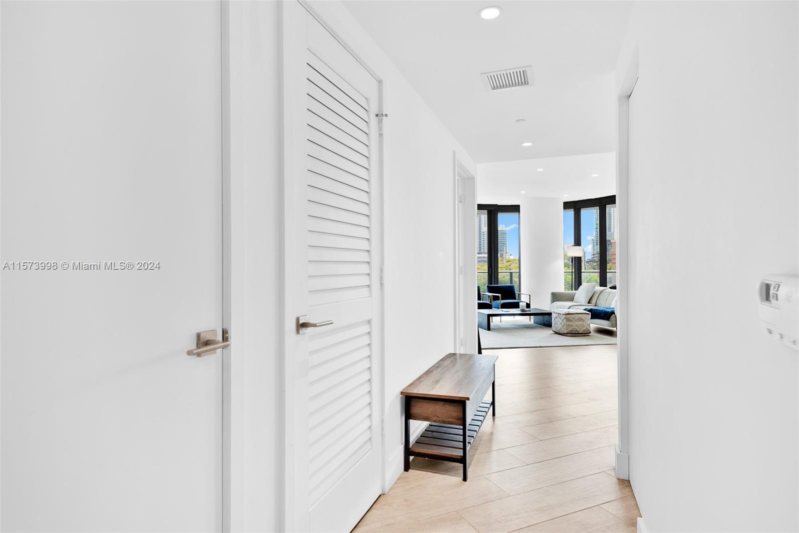 121 NE 34th St L304, Miami, Florida 33137, 2 Bedrooms Bedrooms, ,2 BathroomsBathrooms,Residentiallease,For Rent,121 NE 34th St L304,A11573998