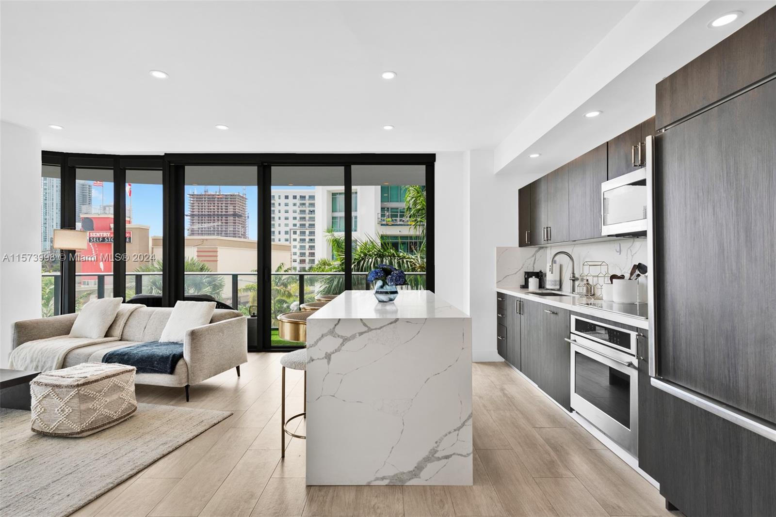 121 NE 34th St L304, Miami, Florida 33137, 2 Bedrooms Bedrooms, ,2 BathroomsBathrooms,Residentiallease,For Rent,121 NE 34th St L304,A11573998