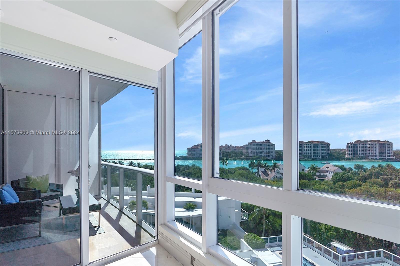100 S Pointe Dr 702, Miami Beach, Florida 33139, 1 Bedroom Bedrooms, ,1 BathroomBathrooms,Residentiallease,For Rent,100 S Pointe Dr 702,A11573803
