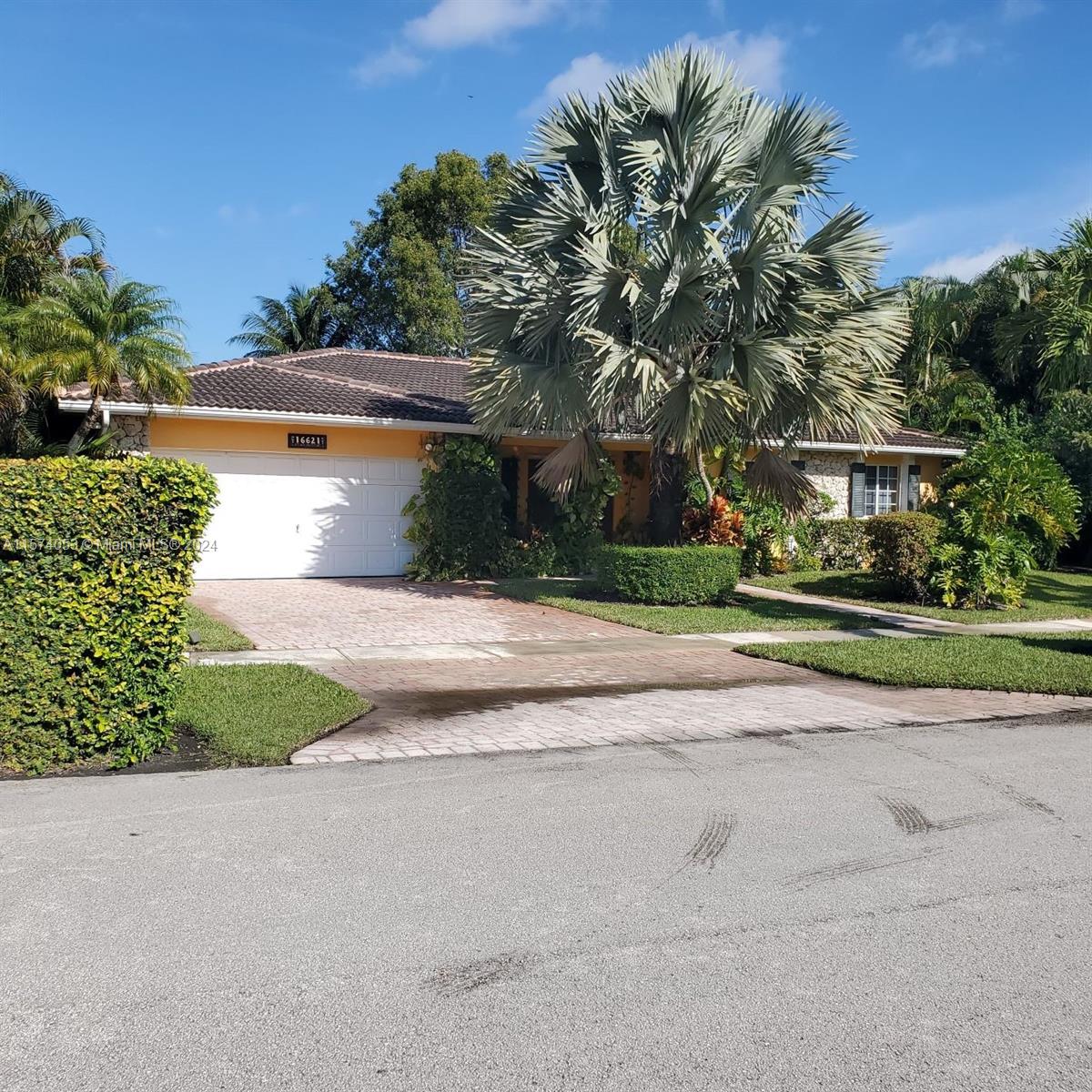 Undisclosed For Sale A11574053, FL