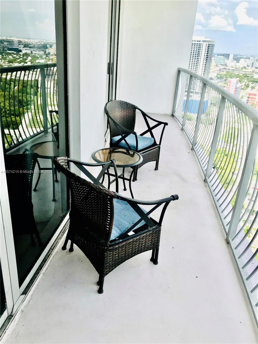 Miami, Florida 33132, 1 Bedroom Bedrooms, ,1 BathroomBathrooms,Residentiallease,For Rent,A11574214