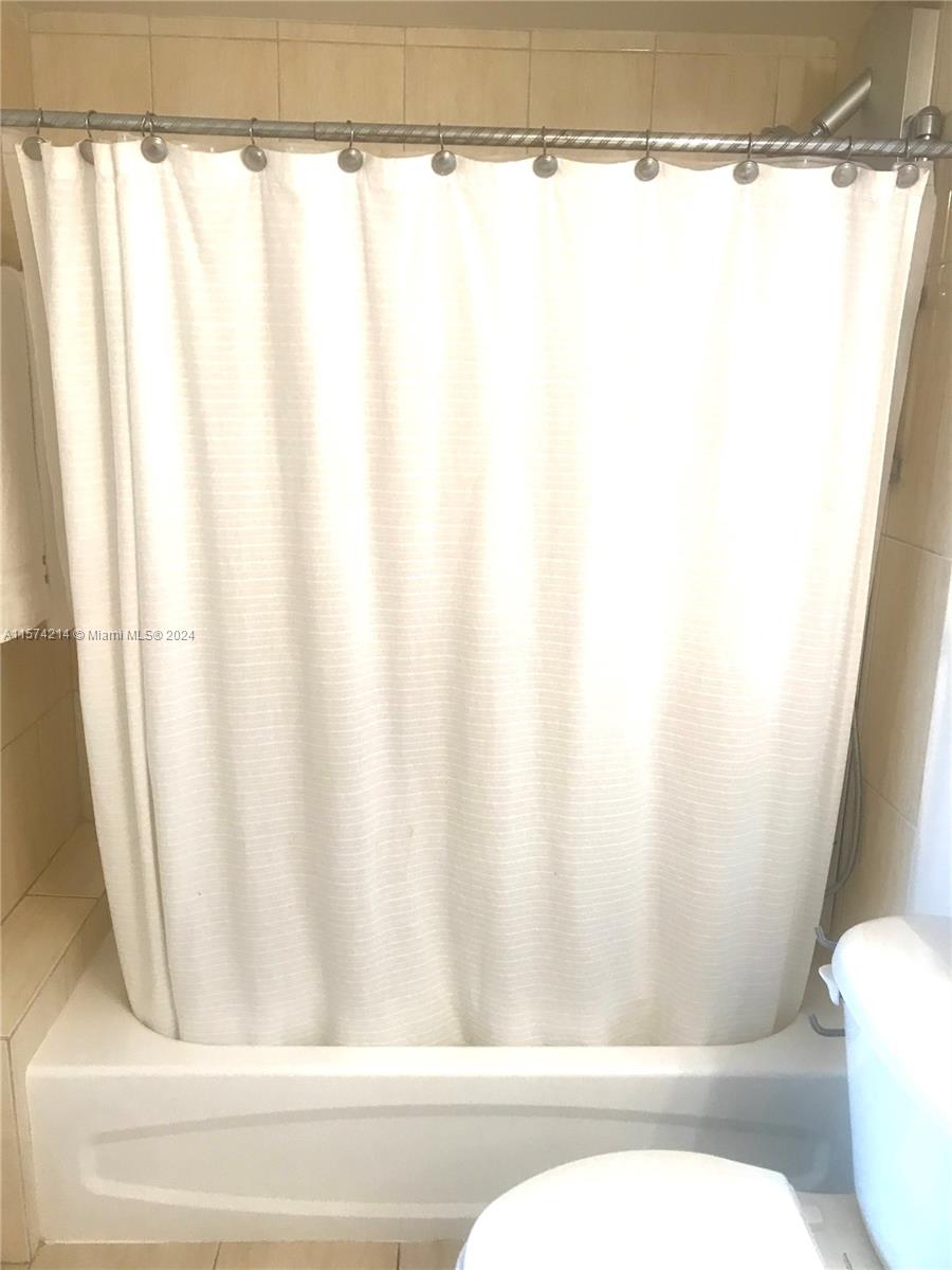Miami, Florida 33132, 1 Bedroom Bedrooms, ,1 BathroomBathrooms,Residentiallease,For Rent,A11574214