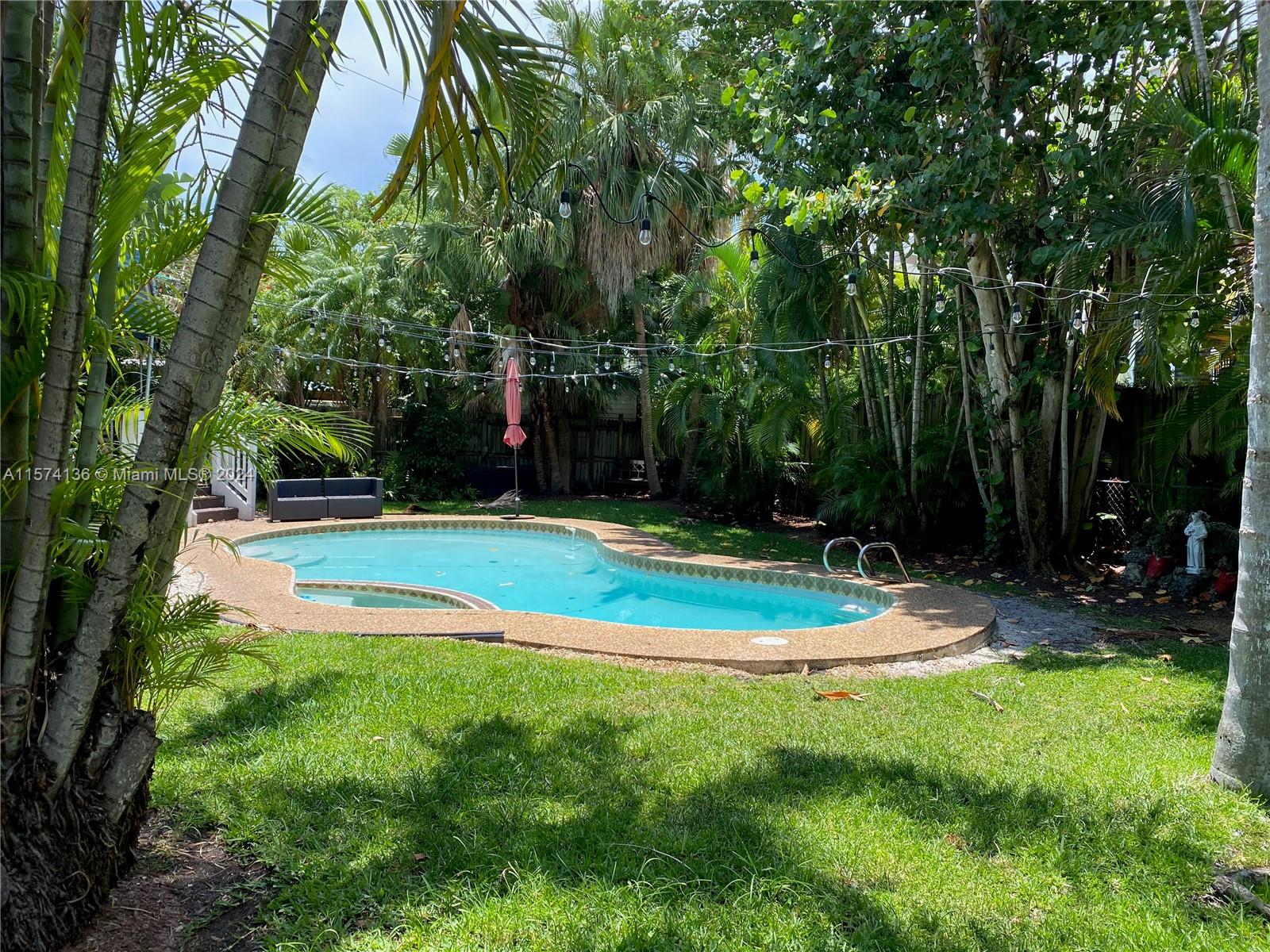 330 Redwood Ln, Key Biscayne, Florida 33149, 4 Bedrooms Bedrooms, ,3 BathroomsBathrooms,Residential,For Sale,330 Redwood Ln,A11574136