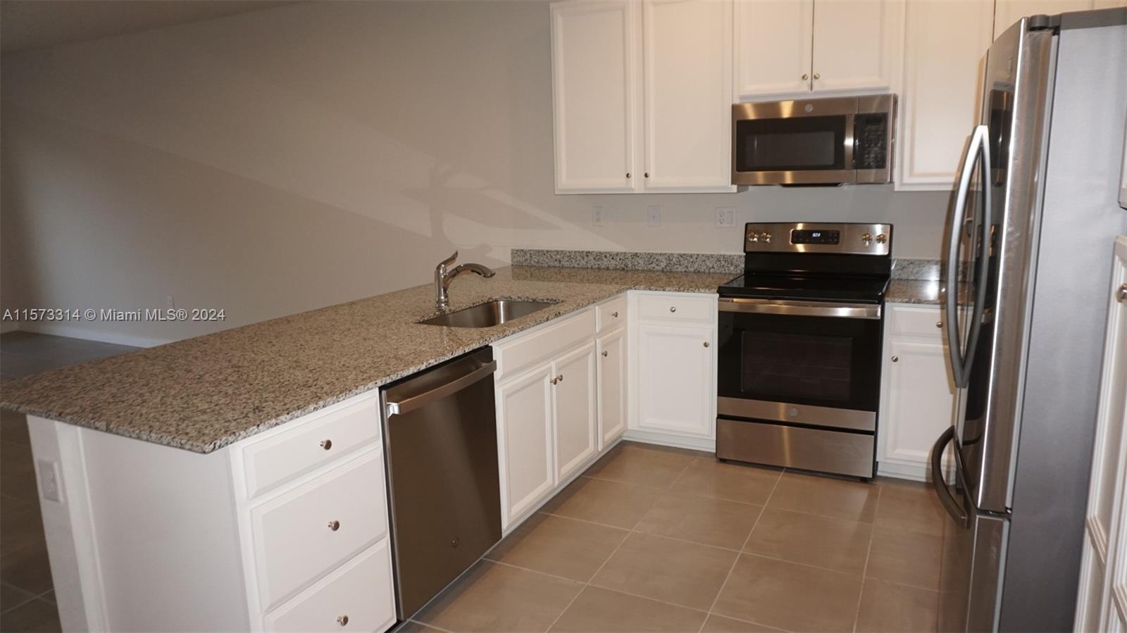 10845 SW 233rd St, Homestead, Florida 33032, 3 Bedrooms Bedrooms, ,2 BathroomsBathrooms,Residentiallease,For Rent,10845 SW 233rd St,A11573314