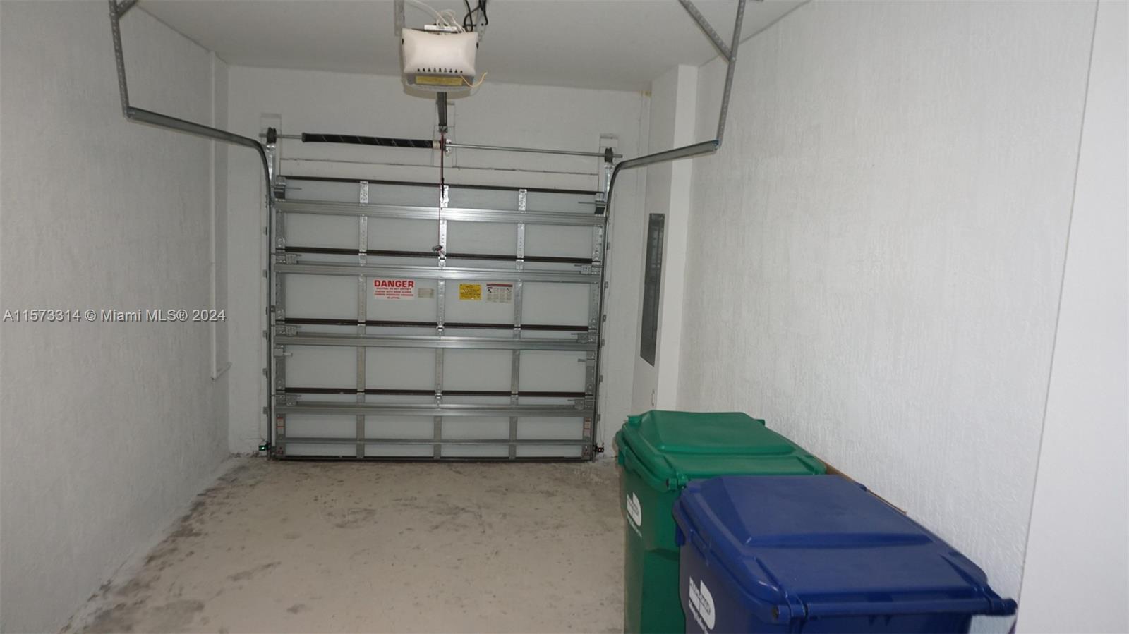 One car garage