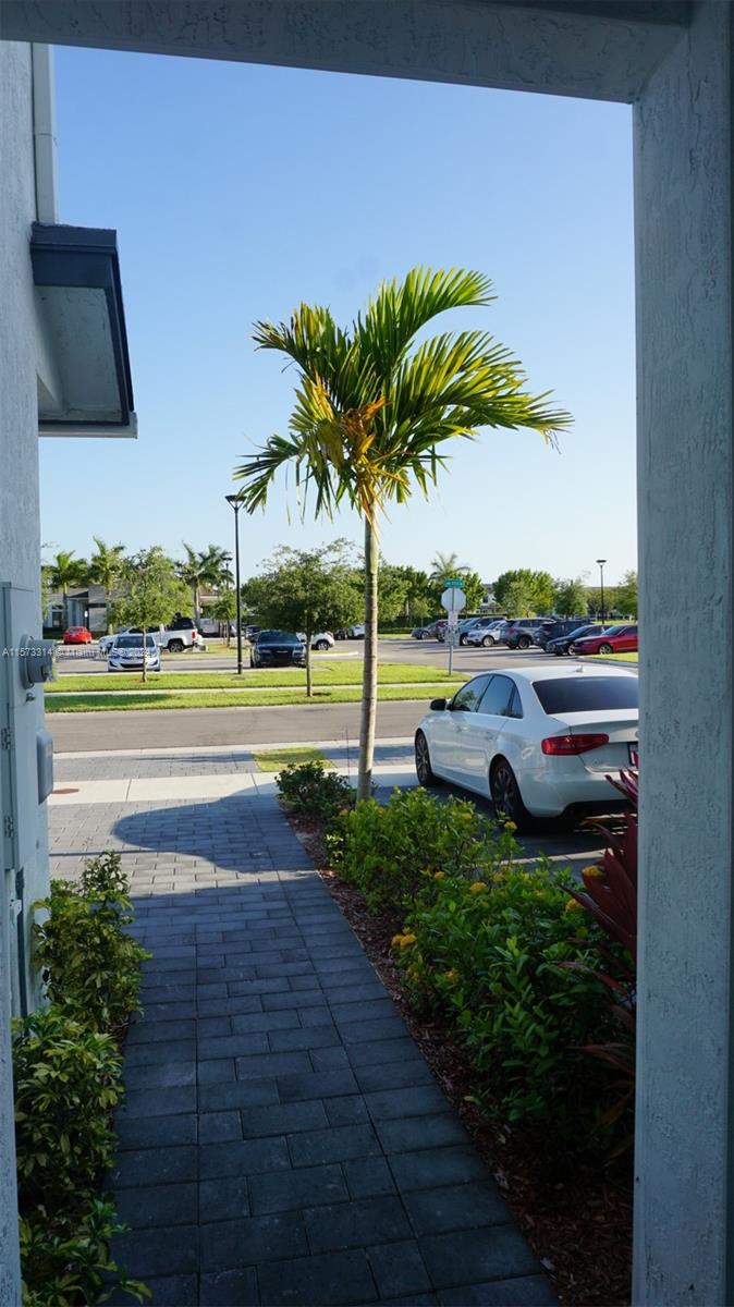 Exit towards parking, lake, club house and mail