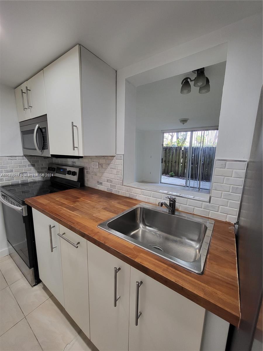 1740 NW N River Dr 125, Miami, Florida 33125, 1 Bedroom Bedrooms, ,1 BathroomBathrooms,Residentiallease,For Rent,1740 NW N River Dr 125,A11574207