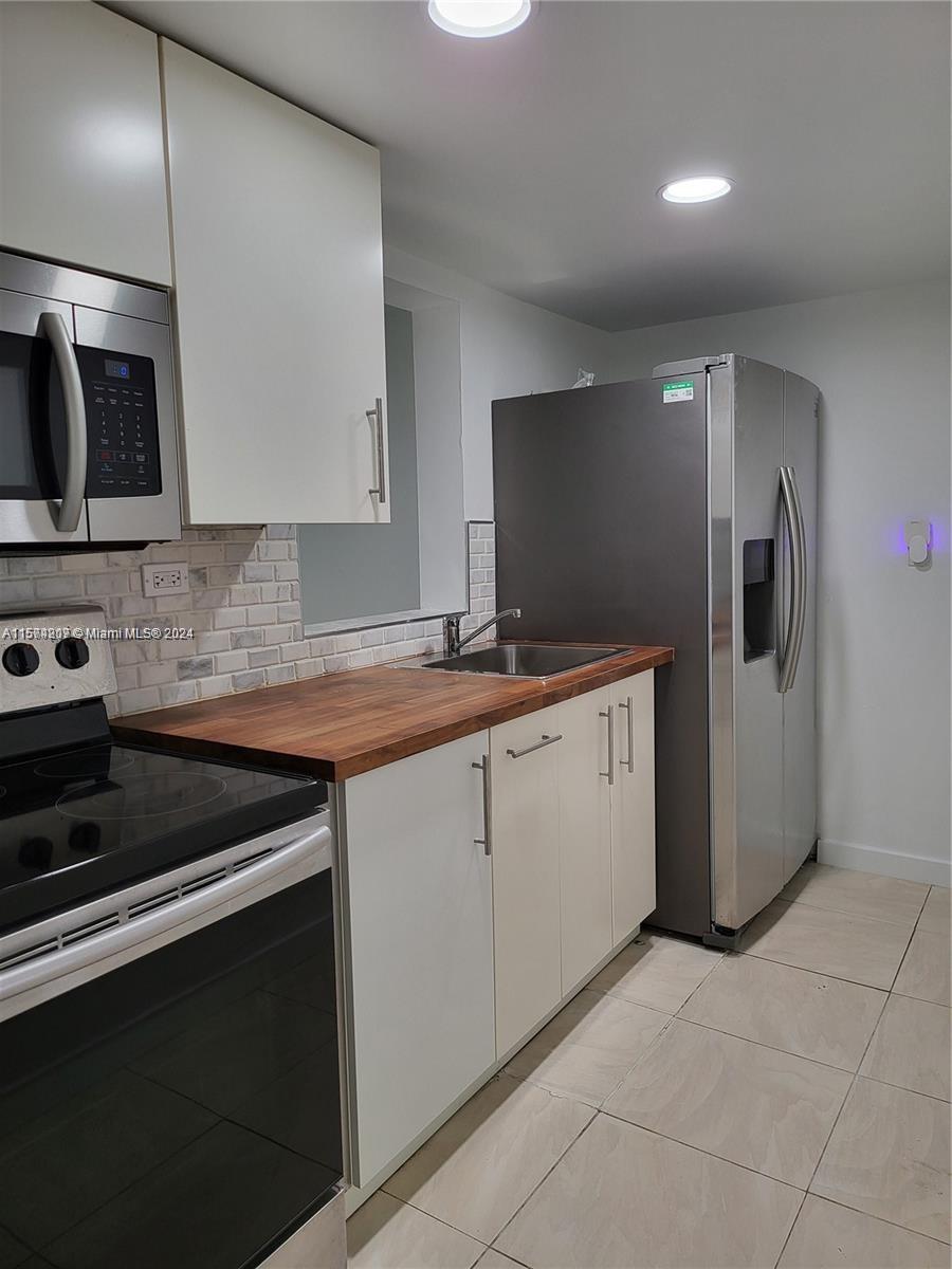 1740 NW N River Dr 125, Miami, Florida 33125, 1 Bedroom Bedrooms, ,1 BathroomBathrooms,Residentiallease,For Rent,1740 NW N River Dr 125,A11574207