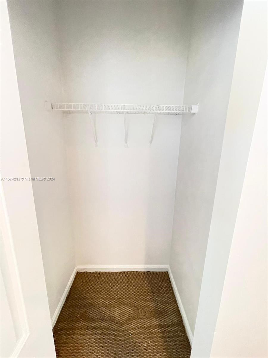 2307 Washington St 4, Hollywood, Florida 33020, 3 Bedrooms Bedrooms, ,2 BathroomsBathrooms,Residentiallease,For Rent,2307 Washington St 4,A11574213