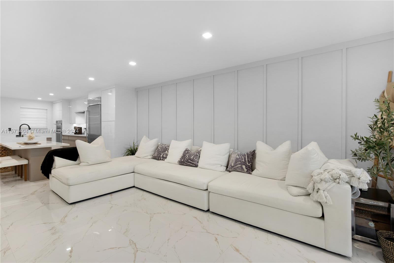 2115 NE 123rd St, North Miami, Florida 33181, 2 Bedrooms Bedrooms, ,2 BathroomsBathrooms,Residentiallease,For Rent,2115 NE 123rd St,A11573404