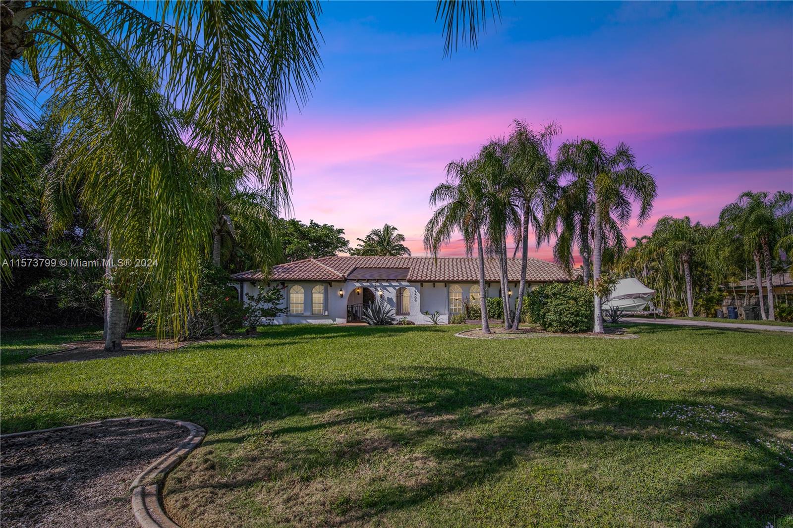 16400 SW 173rd Ave  For Sale A11573799, FL