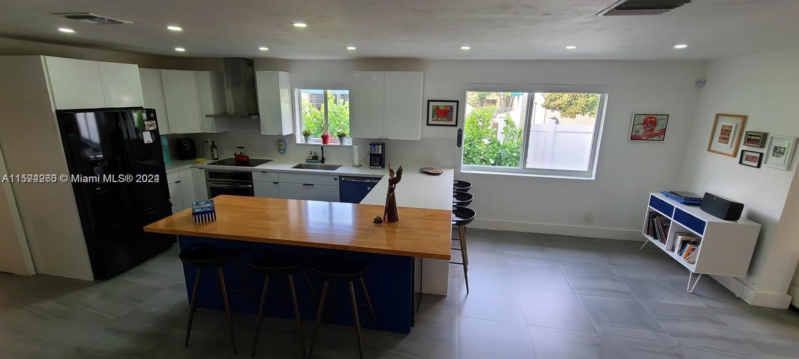 3855 SW 1st St ., Miami, Florida 33134, 5 Bedrooms Bedrooms, ,3 BathroomsBathrooms,Residentiallease,For Rent,3855 SW 1st St .,A11574260