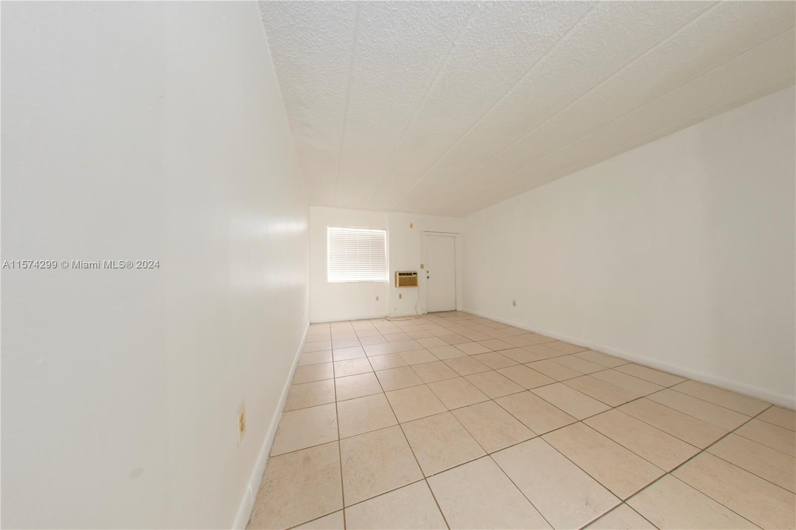 447 NE 125th St 17, North Miami, Florida 33161, ,1 BathroomBathrooms,Residentiallease,For Rent,447 NE 125th St 17,A11574299