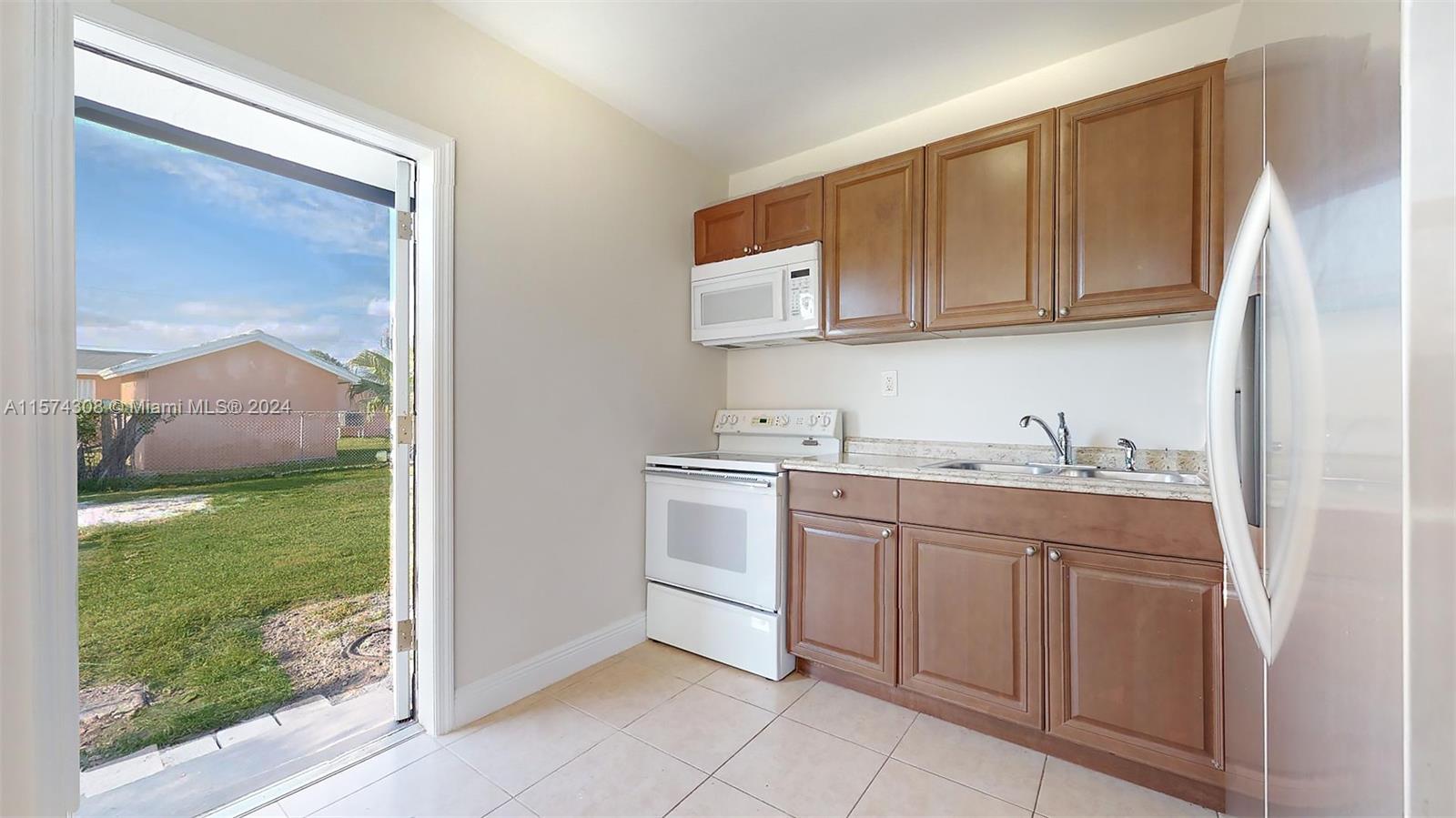 Listing Photo 11