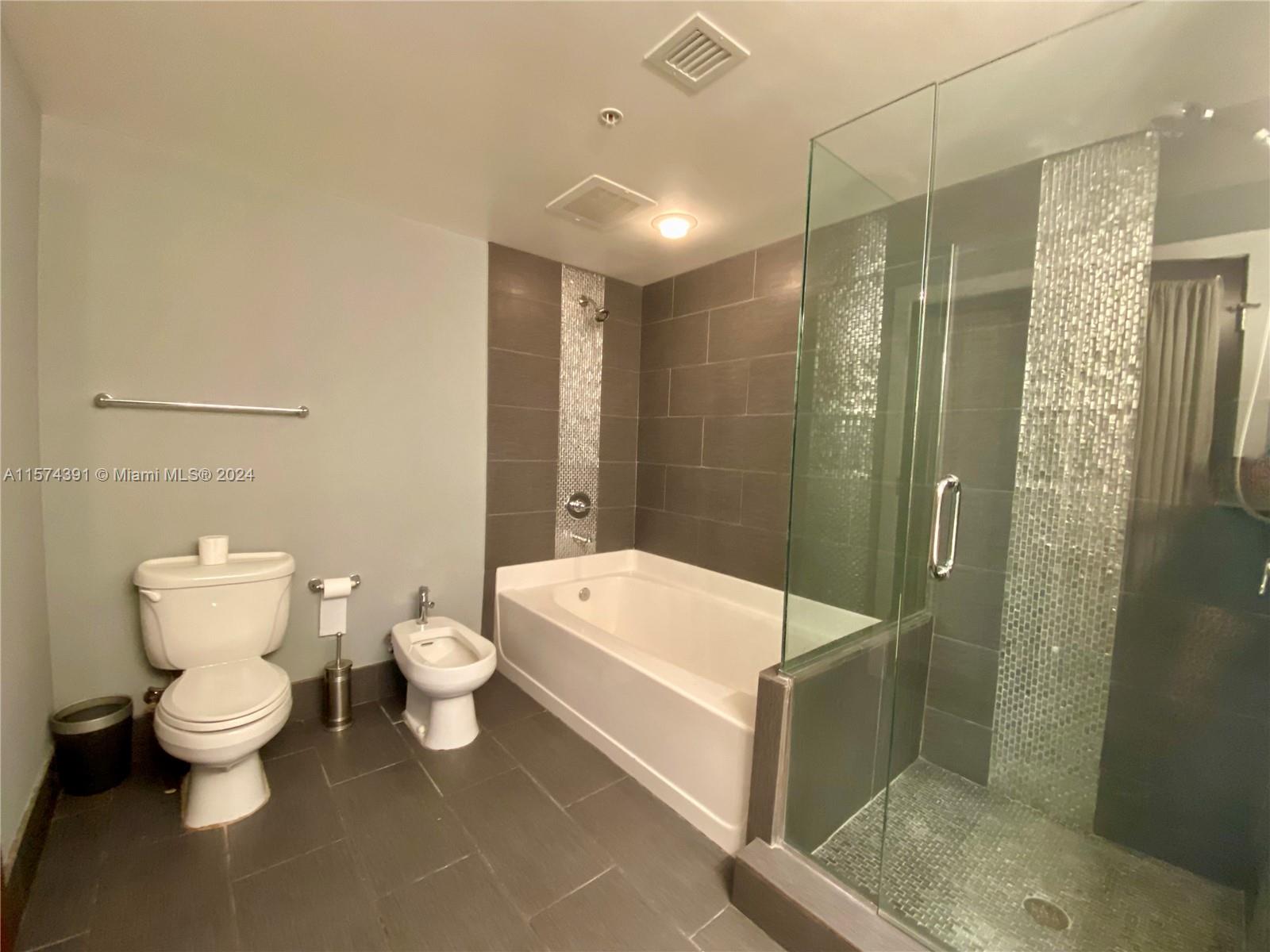601 NE 36th St 3201, Miami, Florida 33137, 3 Bedrooms Bedrooms, ,3 BathroomsBathrooms,Residential,For Sale,601 NE 36th St 3201,A11574391