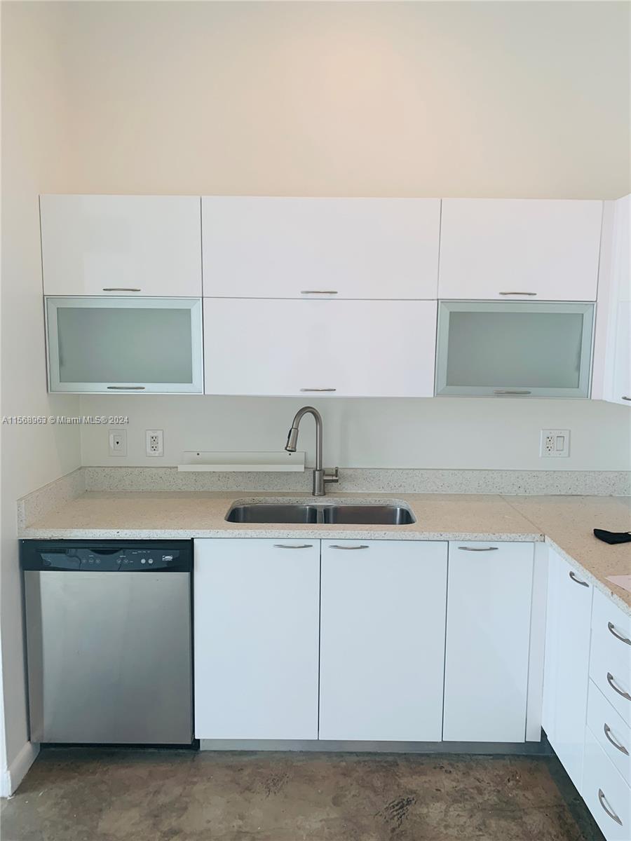 234 NE 3 ST UPH02, Miami, Florida 33132, 2 Bedrooms Bedrooms, ,2 BathroomsBathrooms,Residentiallease,For Rent,234 NE 3 ST UPH02,A11568963