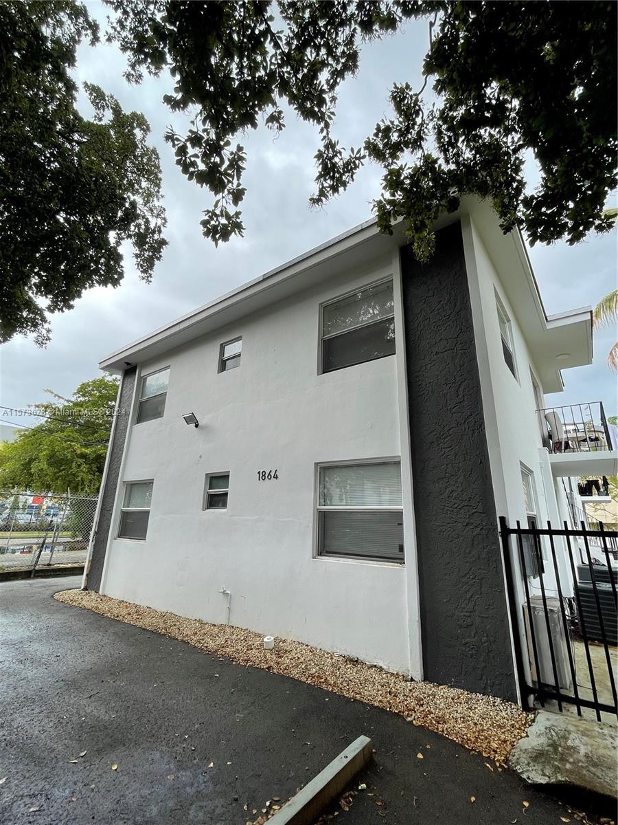 1864 NW 24th St 3, Miami, Florida 33142, 2 Bedrooms Bedrooms, ,2 BathroomsBathrooms,Residentiallease,For Rent,1864 NW 24th St 3,A11573678