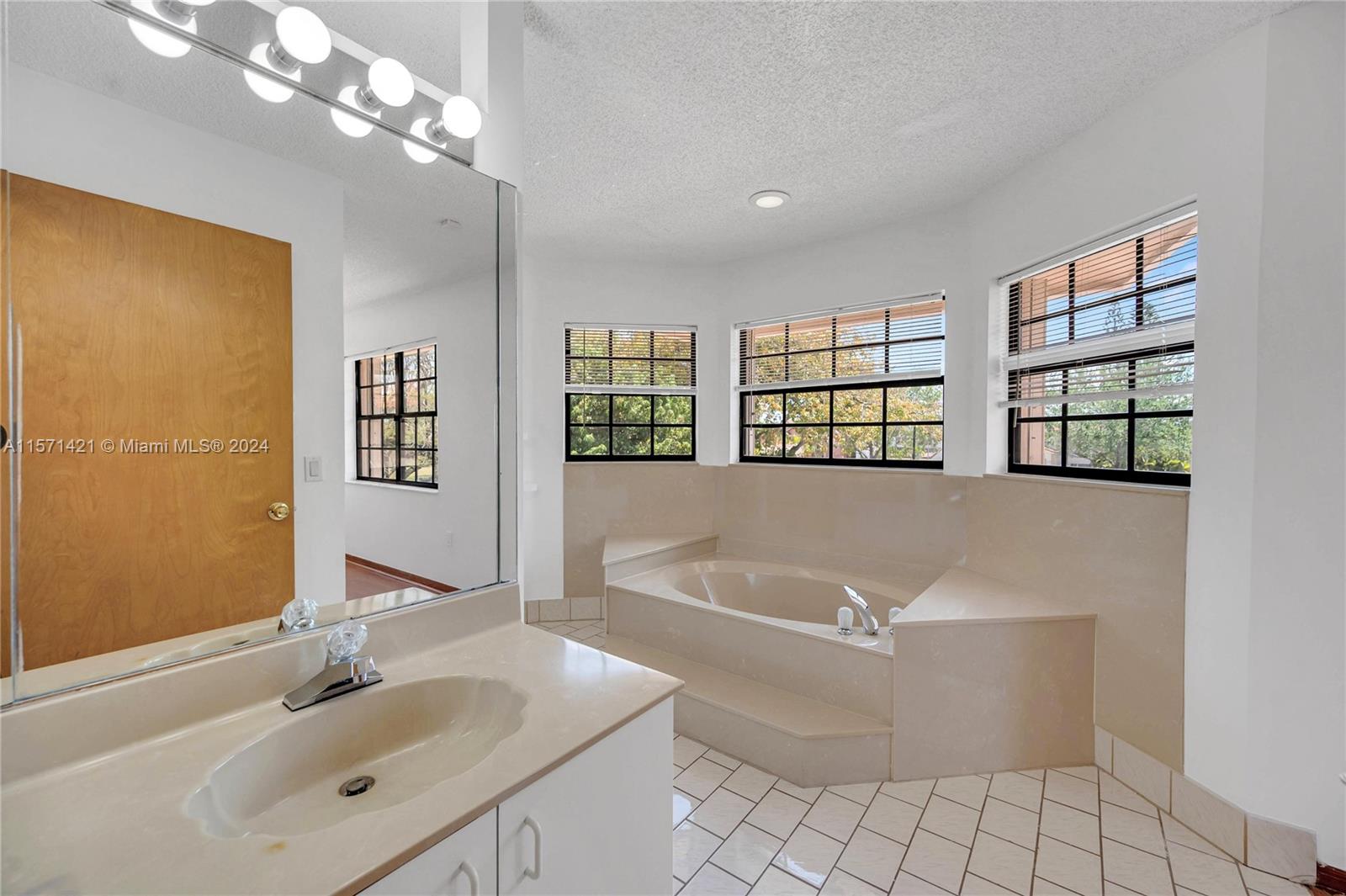 4671 SW 155th Pl, Miami, Florida 33185, 4 Bedrooms Bedrooms, ,3 BathroomsBathrooms,Residentiallease,For Rent,4671 SW 155th Pl,A11571421