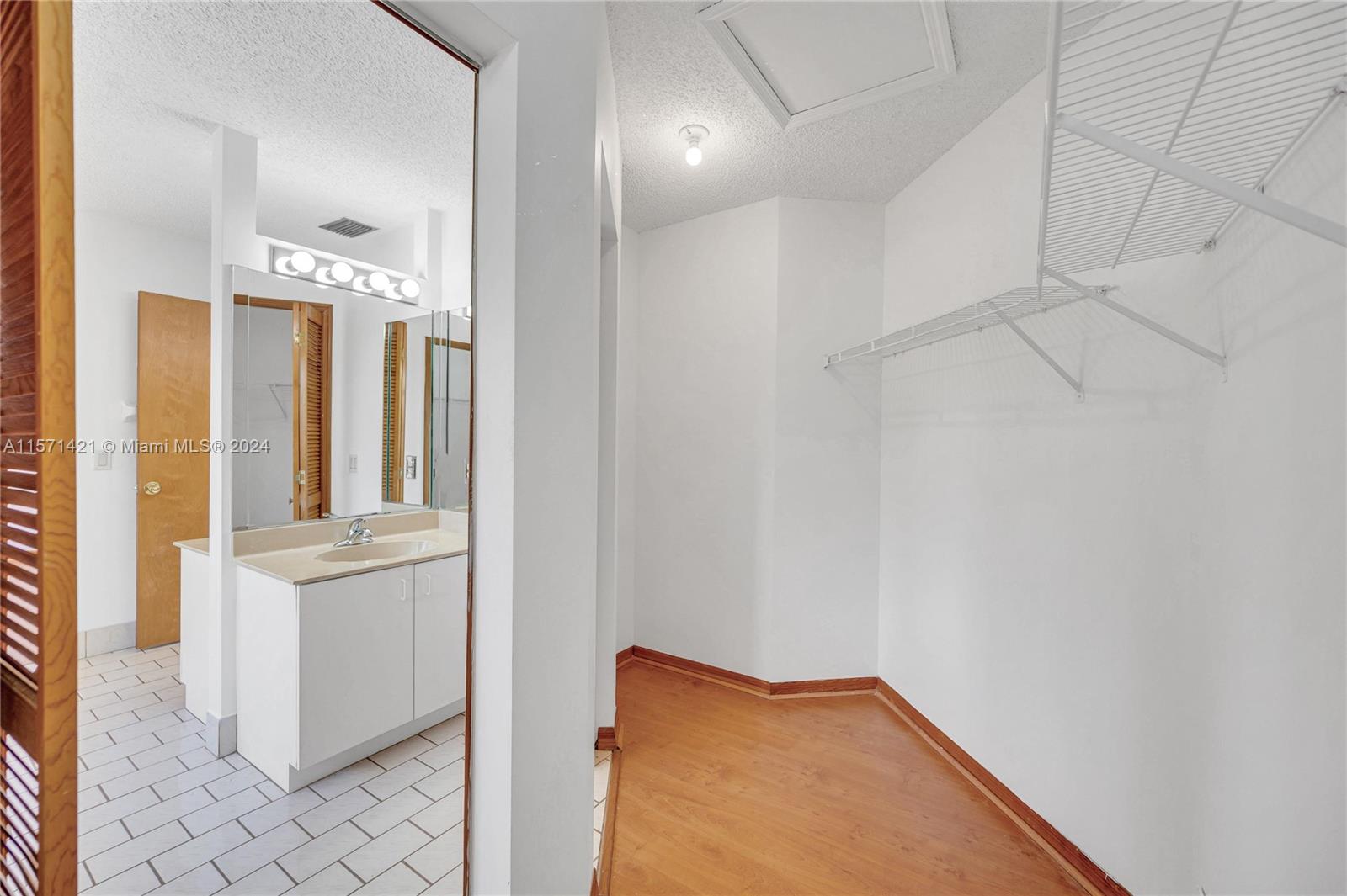 4671 SW 155th Pl, Miami, Florida 33185, 4 Bedrooms Bedrooms, ,3 BathroomsBathrooms,Residentiallease,For Rent,4671 SW 155th Pl,A11571421