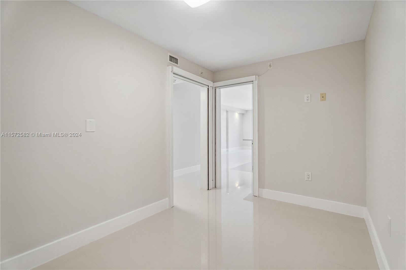 2301 Collins Ave 912, Miami Beach, Florida 33139, 1 Bedroom Bedrooms, ,1 BathroomBathrooms,Residentiallease,For Rent,2301 Collins Ave 912,A11572582