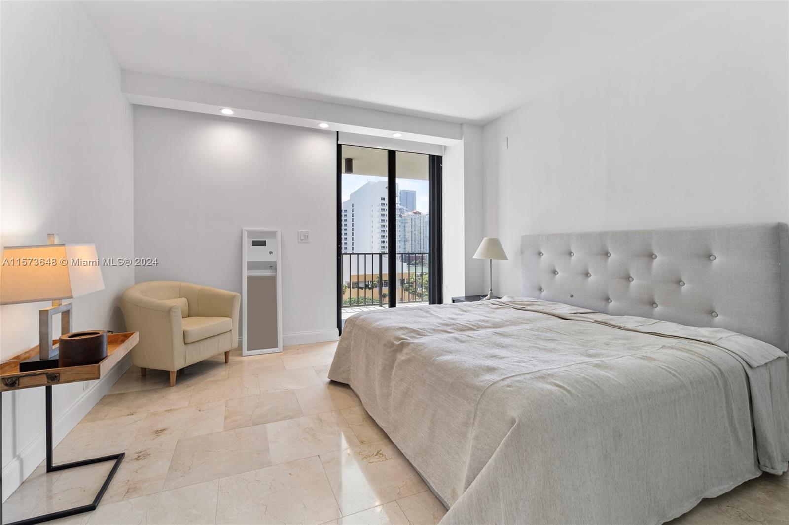 520 Brickell Key Dr A1003, Miami, Florida 33131, 2 Bedrooms Bedrooms, ,2 BathroomsBathrooms,Residential,For Sale,520 Brickell Key Dr A1003,A11573648