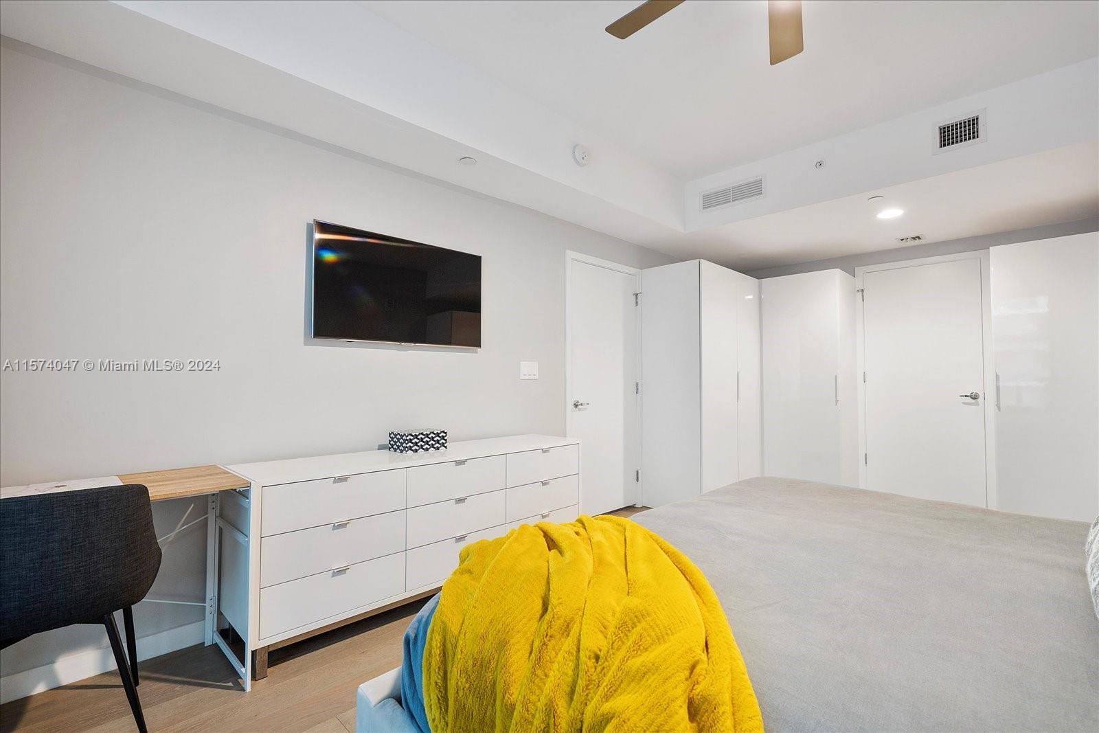 1010 Brickell Ave 2307, Miami, Florida 33131, 2 Bedrooms Bedrooms, ,2 BathroomsBathrooms,Residentiallease,For Rent,1010 Brickell Ave 2307,A11574047