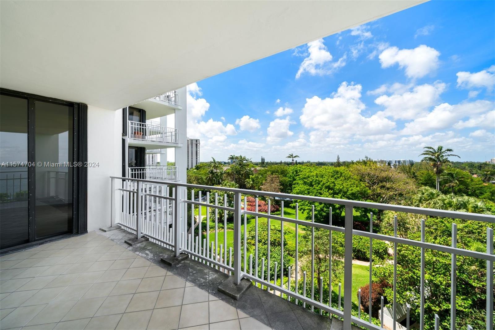 4000 Towerside Ter 803, Miami, Florida 33138, 2 Bedrooms Bedrooms, ,2 BathroomsBathrooms,Residentiallease,For Rent,4000 Towerside Ter 803,A11574704