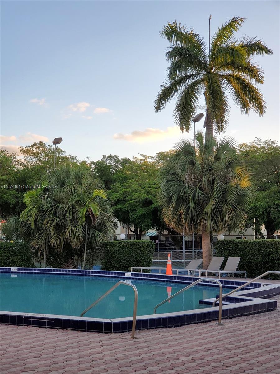 11925 NE 2nd Ave B404, North Miami, Florida 33161, 2 Bedrooms Bedrooms, ,1 BathroomBathrooms,Residentiallease,For Rent,11925 NE 2nd Ave B404,A11574161