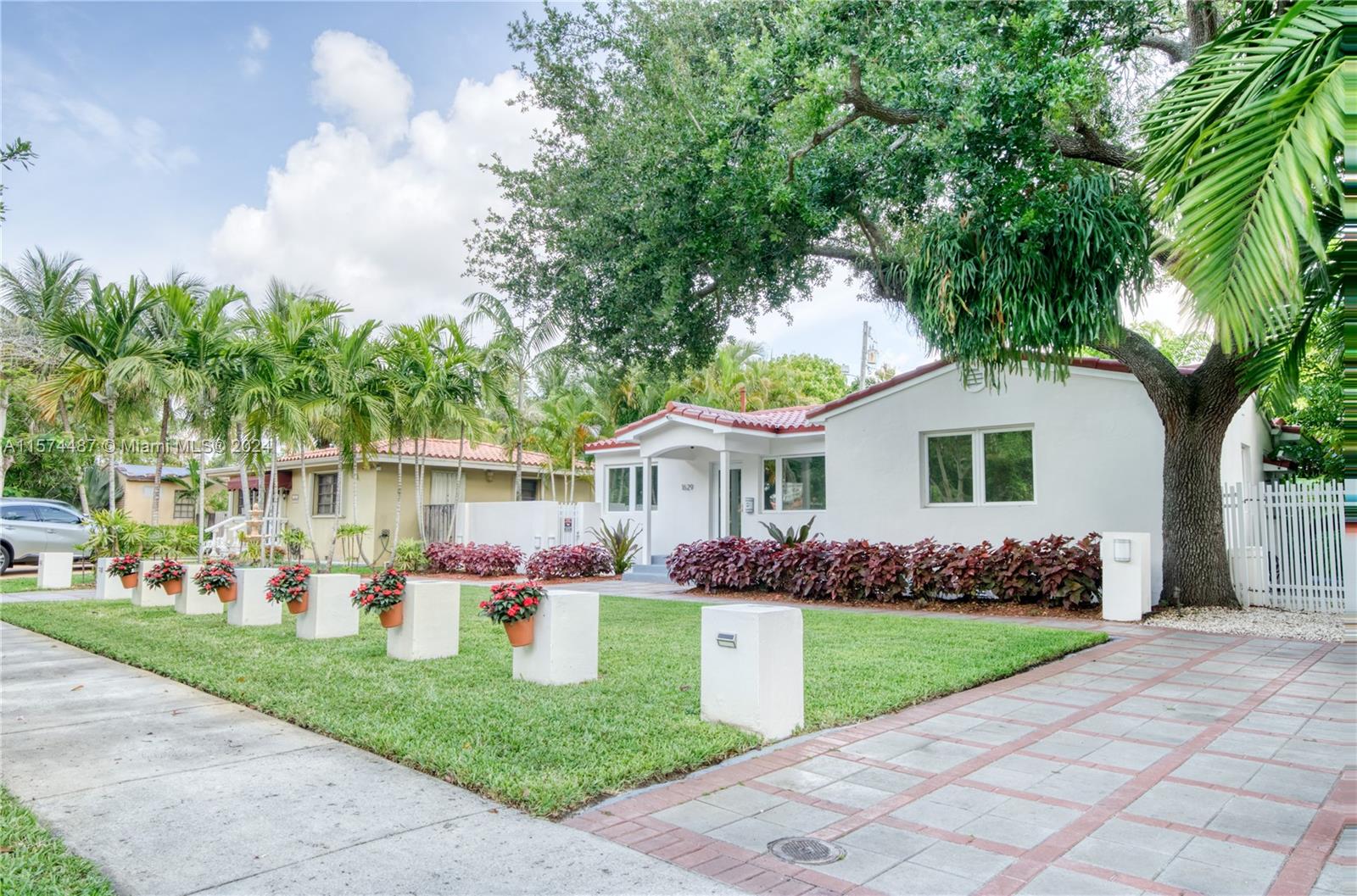 1629 Westward Dr, Miami Springs, Florida 33166, 3 Bedrooms Bedrooms, ,2 BathroomsBathrooms,Residential,For Sale,1629 Westward Dr,A11574487