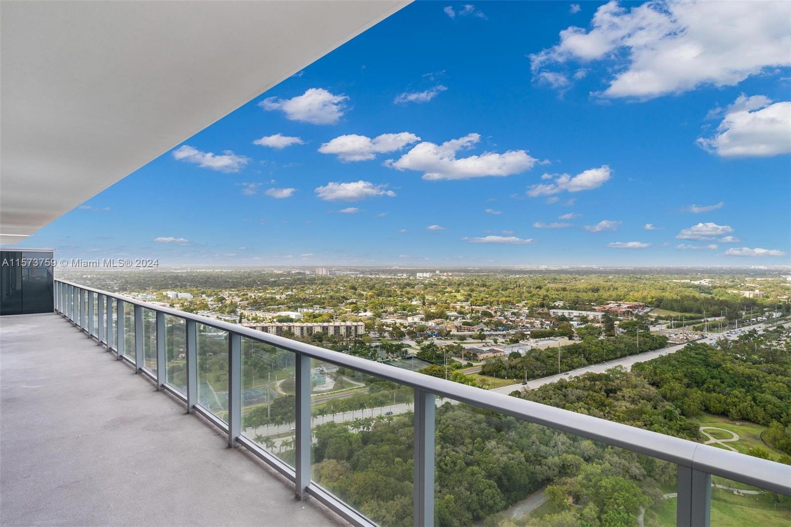 16385 Biscayne Blvd 4, North Miami Beach, Florida 33160, 4 Bedrooms Bedrooms, ,4 BathroomsBathrooms,Residential,For Sale,16385 Biscayne Blvd 4,A11573759