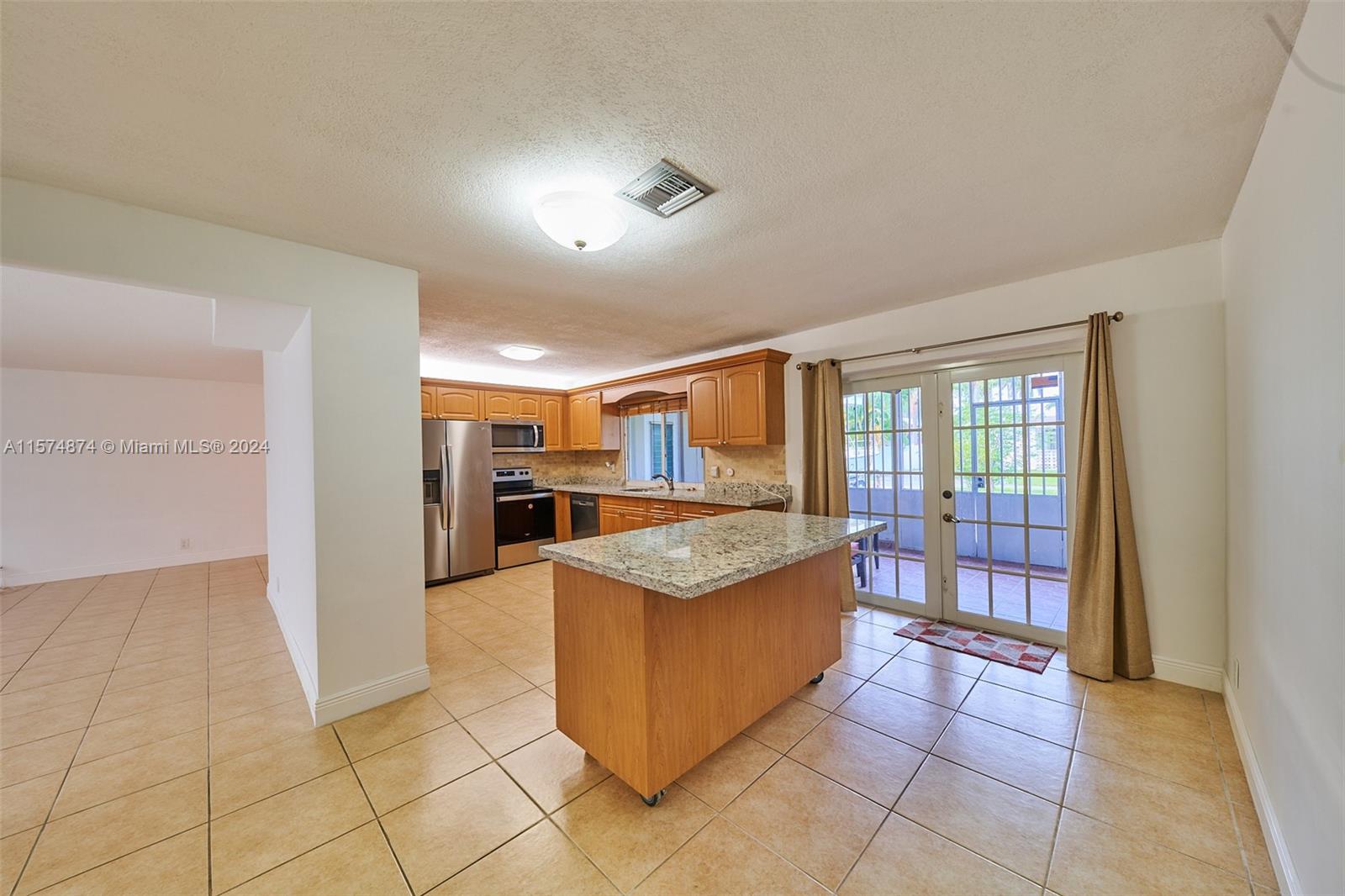 1431  Coolidge St  For Sale A11574874, FL