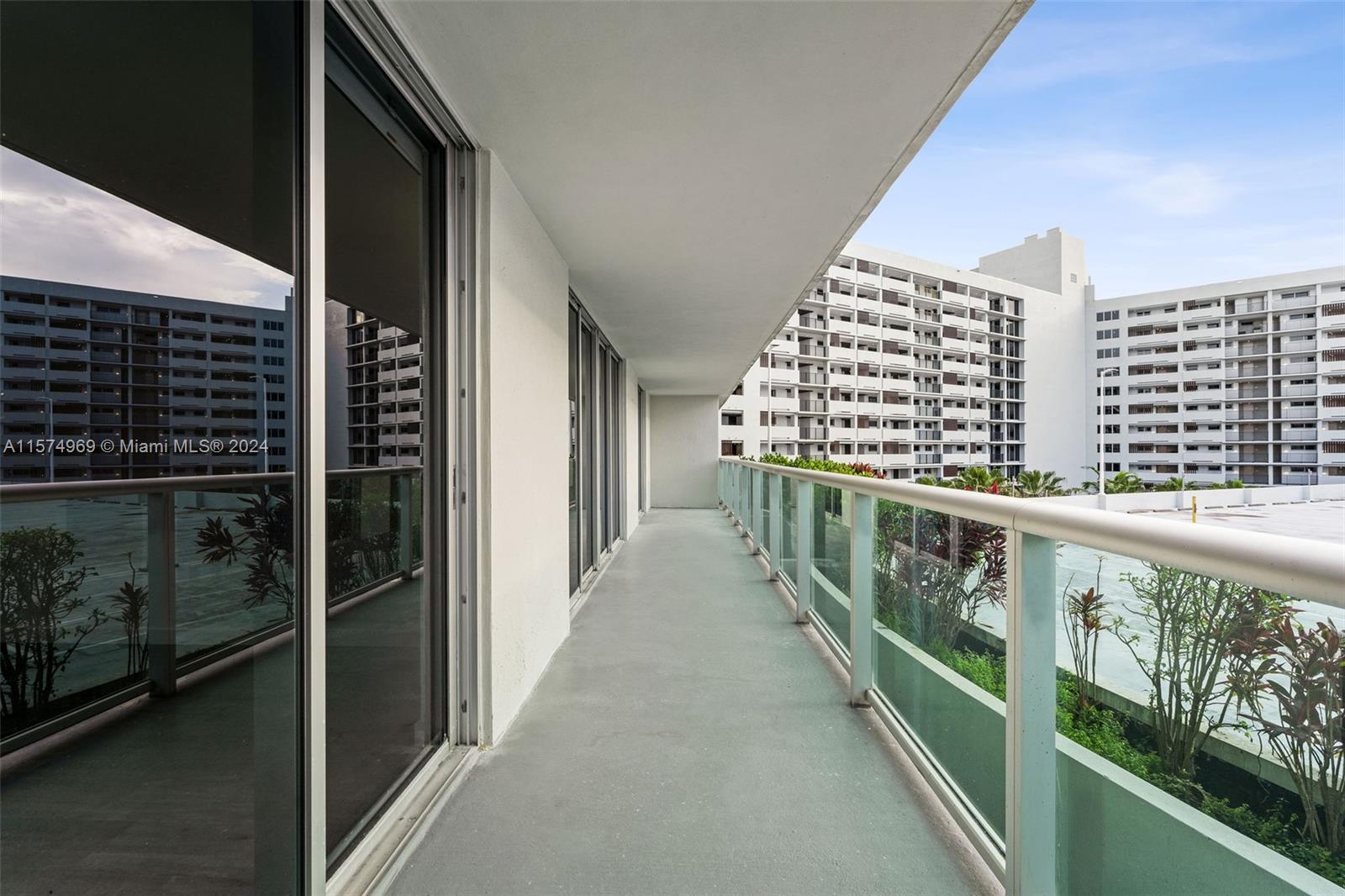 1500 Bay Rd M-1226, Miami Beach, Florida 33139, 2 Bedrooms Bedrooms, ,2 BathroomsBathrooms,Residentiallease,For Rent,1500 Bay Rd M-1226,A11574969