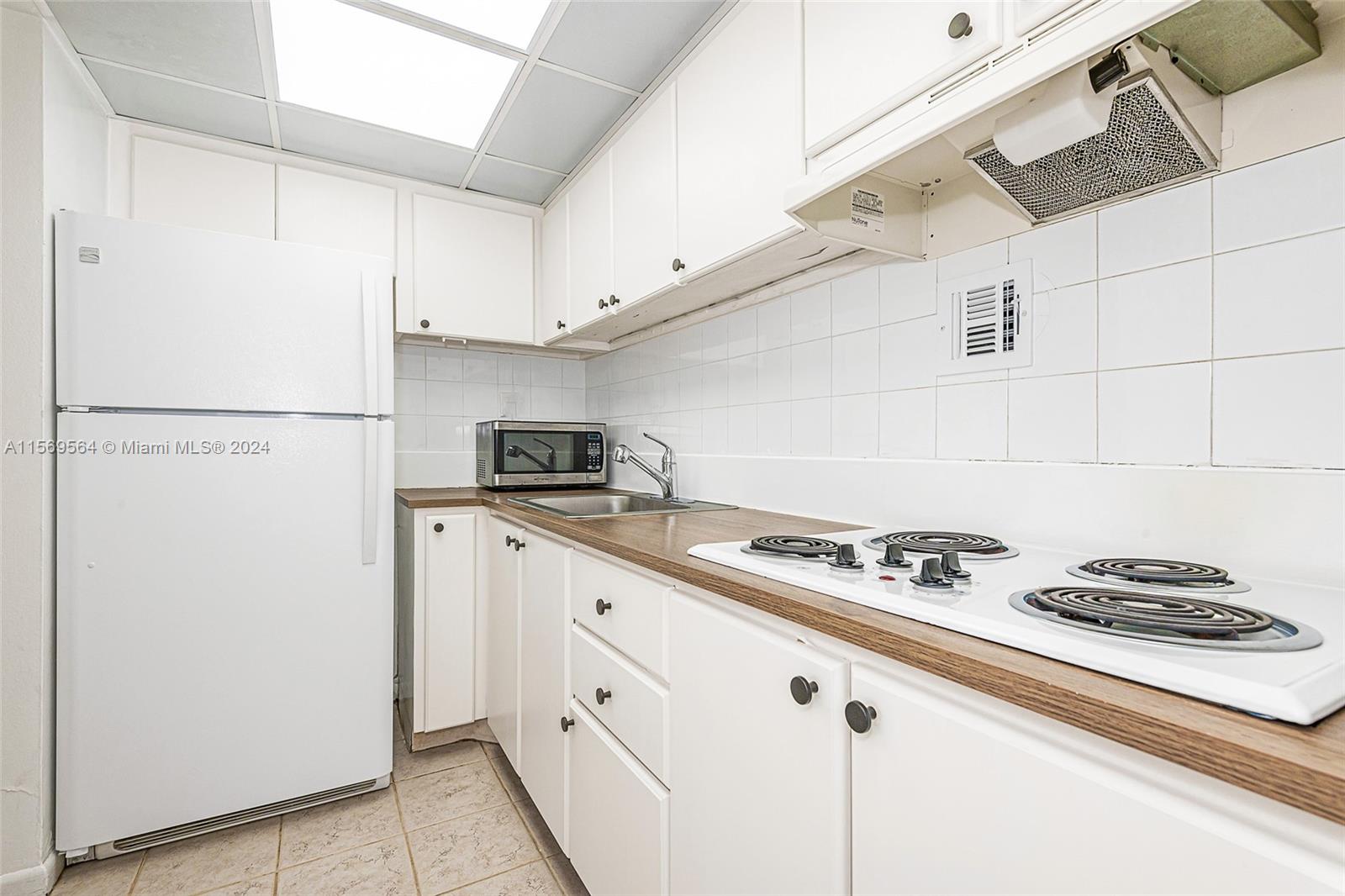 1200 West Ave PH11, Miami Beach, Florida 33139, ,1 BathroomBathrooms,Residential,For Sale,1200 West Ave PH11,A11569564