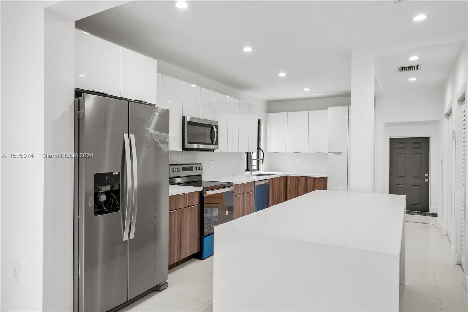 1687 SW 11th St, Miami, Florida 33135, 4 Bedrooms Bedrooms, ,3 BathroomsBathrooms,Residentiallease,For Rent,1687 SW 11th St,A11575074