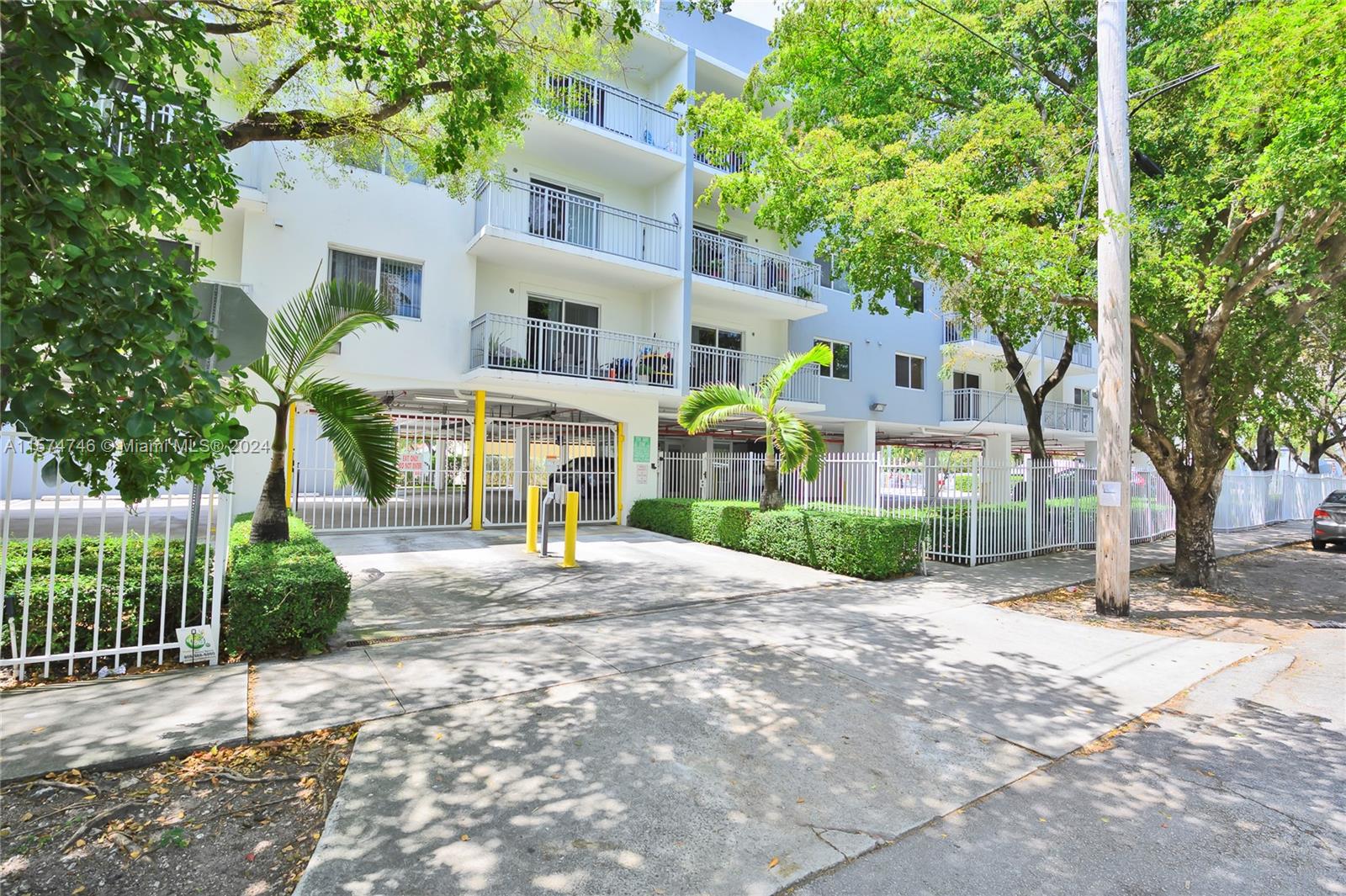 502 SW 18th Ave #303 For Sale A11574746, FL