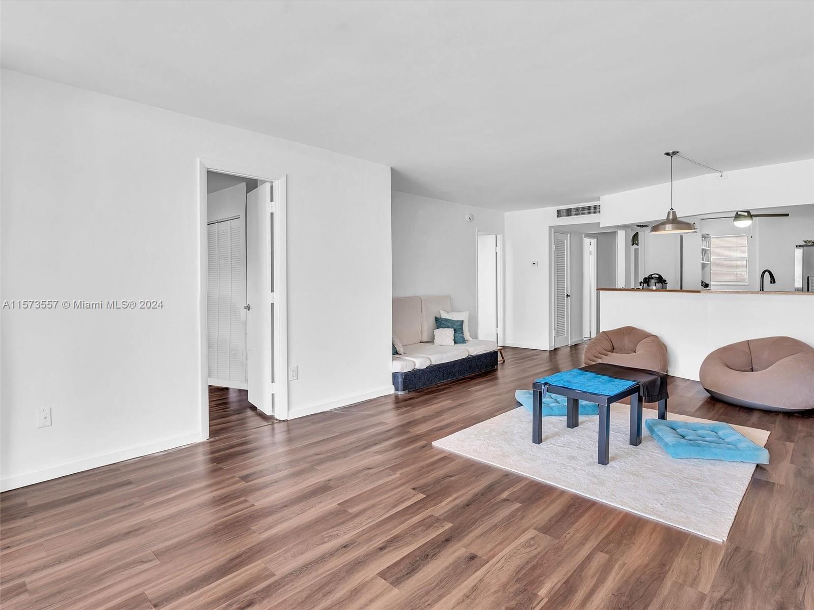 1710 NE 191st St 105-3, Miami, Florida 33179, 2 Bedrooms Bedrooms, ,2 BathroomsBathrooms,Residentiallease,For Rent,1710 NE 191st St 105-3,A11573557