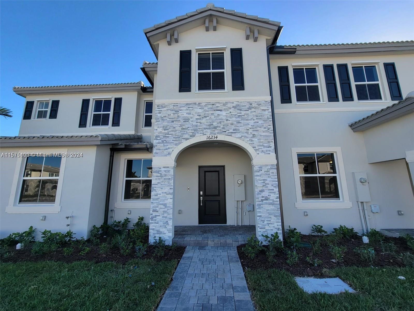 Spacious, bright, brand new construction townhome located in Lennar's new community named Cedar Pointe in Homestead. Upgraded with tile throughout entire 1st floor. 3 bedrooms / 2.5 baths home with no neighboring unit in the backyard. Spacious private fenced in backyard, Large open kitchen floorplpan with stainless steel appliances and recessed lighting. Washer and Dryer included. Secured home with RING camera preinstalled and FREE HiSPeed Internet Service (1.2GB). Conveniently located close to homestead speedway, restaurants, shopping, and florida turnpike.