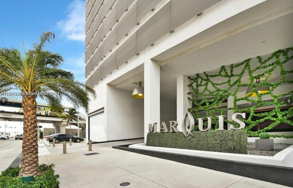 Stunning 2/2.5 unit in a boutique condominium, the Marquis Residences. Best location in downtown Miami.
Walking distance to Kaseya Center, Adrienne Arsht Center, and across the street from the Perez Art Museum, Frost Science Center. Easy access to South Beach, Brickell, Wynwood, and Design District. Private, double-elevator entry leads to this custom-finished unit featuring an expansive balcony off of the living room and master suite, overlooking Maurice Ferre Park, Biscayne Bay, and South Beach. 

TEXT LISTING AGENT!!!  (786)342.5999

I can send you a Video

(The Price is Negotiable)